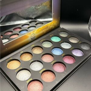 BH Cosmetics Supernova 18-Color Eyeshadow Palette
